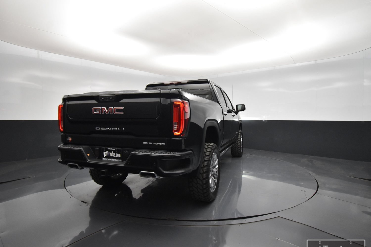 Used 2024 GMC Sierra 1500 Denali w/ Denali Reserve Package AWD/4WD image 6