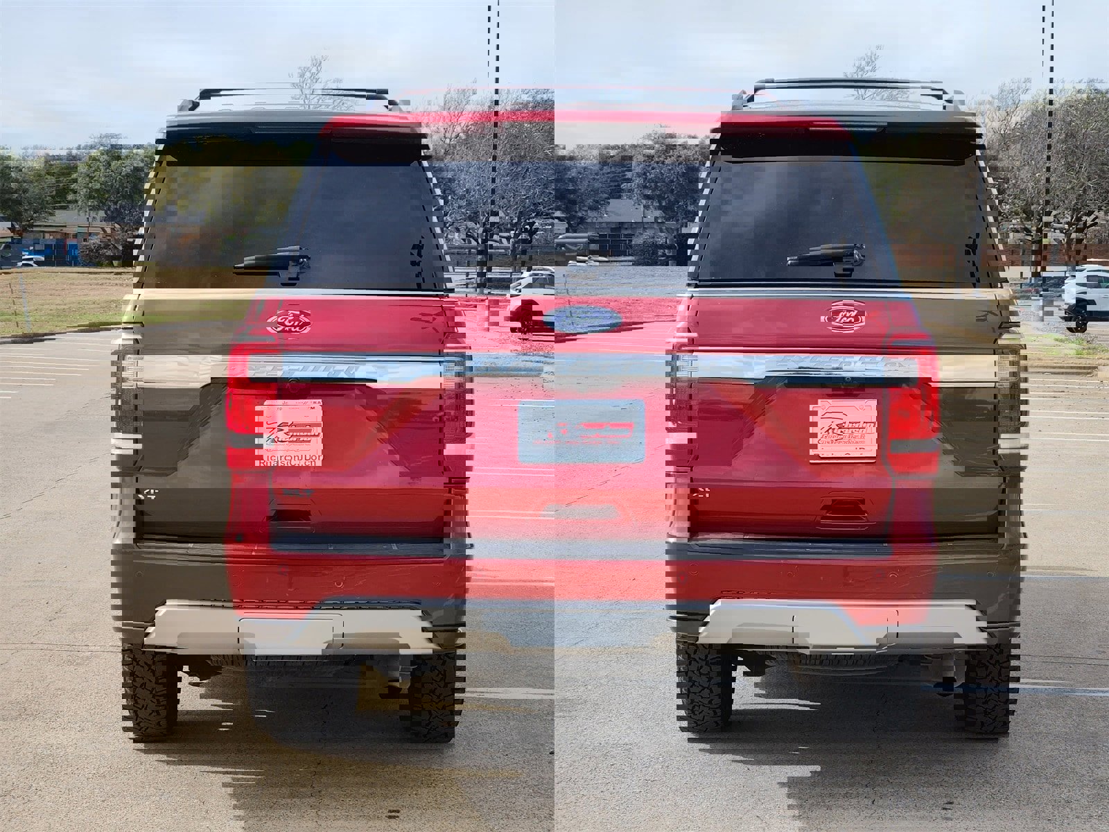 Used 2020 Ford Expedition XLT w/ Equipment Group 202A image 5