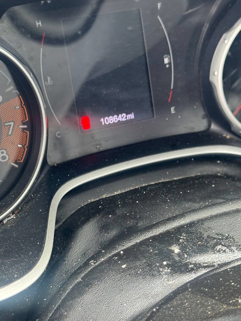 Used 2017 Jeep Compass Latitude w/ Cold Weather Group FWD image 9