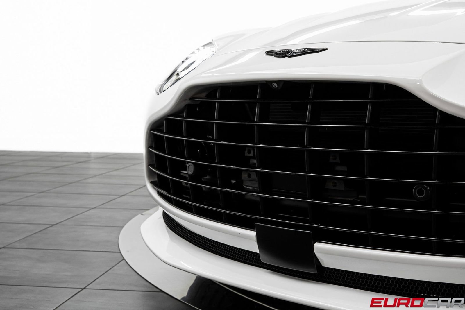 Used 2024 Aston Martin DB12 Coupe RWD image 9