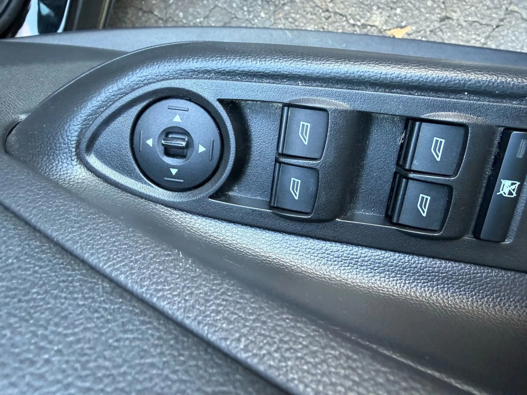 Used 2018 Ford Escape SEL image 14