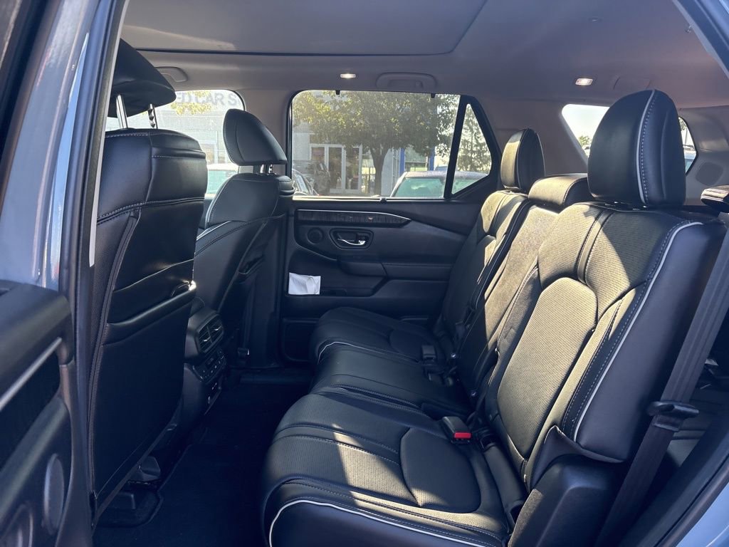 Used 2024 Honda Pilot Elite image 17