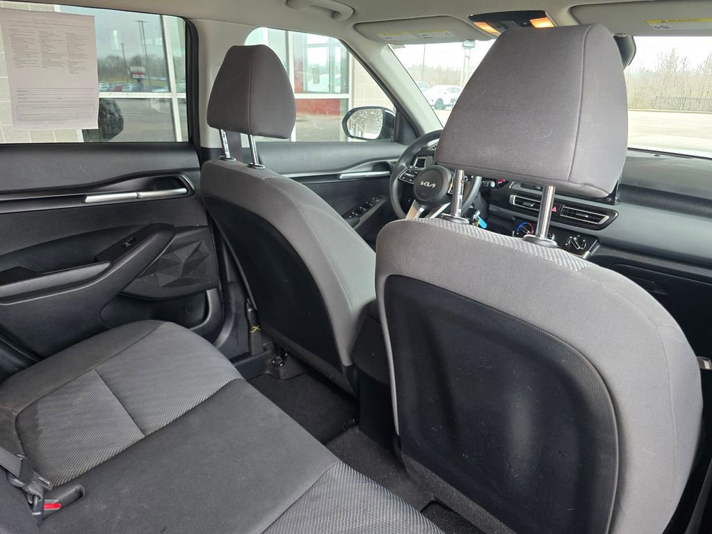 Used 2023 Kia Seltos LX image 18