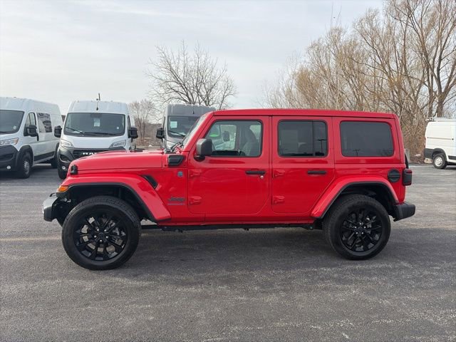 Used 2025 Jeep Wrangler Unlimited Sahara w/ Safety Group AWD/4WD image 2