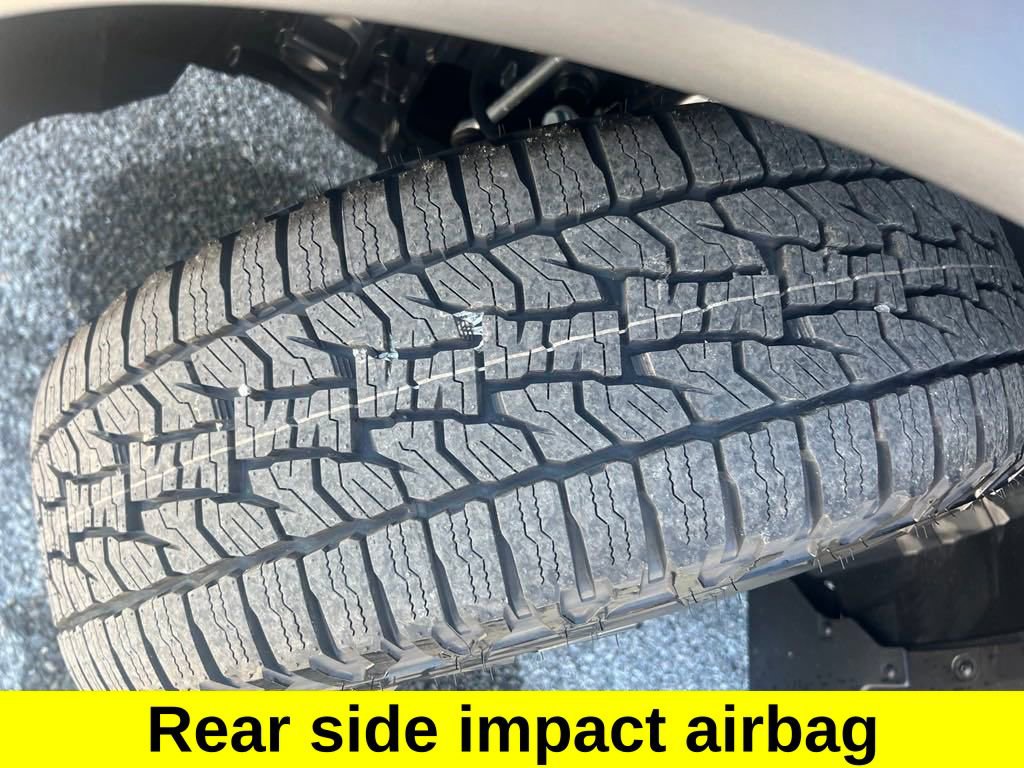 Certified 2025 Nissan Rogue SV image 28