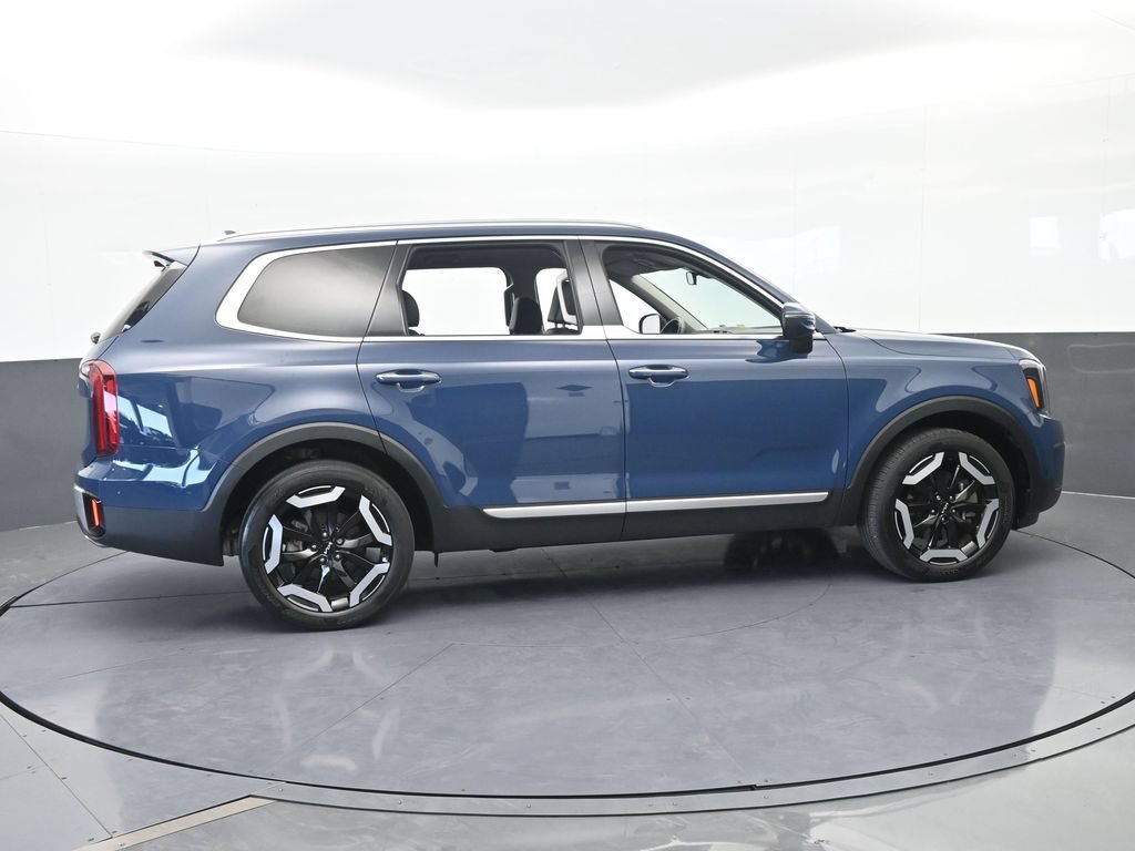 Used 2024 Kia Telluride S FWD image 7