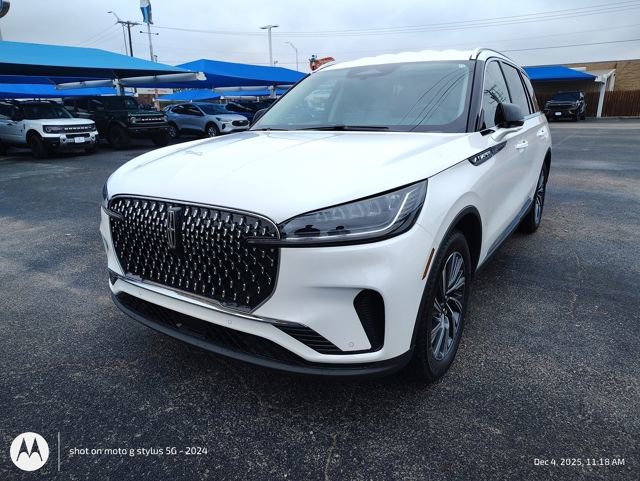 New 2026 Lincoln Aviator 2WD image 3