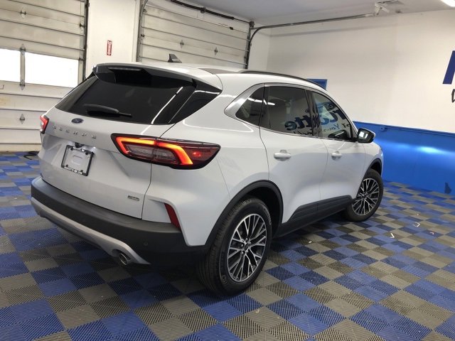 New 2025 Ford Escape SE image 4