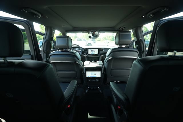 New 2026 Jeep Grand Wagoneer Summit AWD/4WD image 24