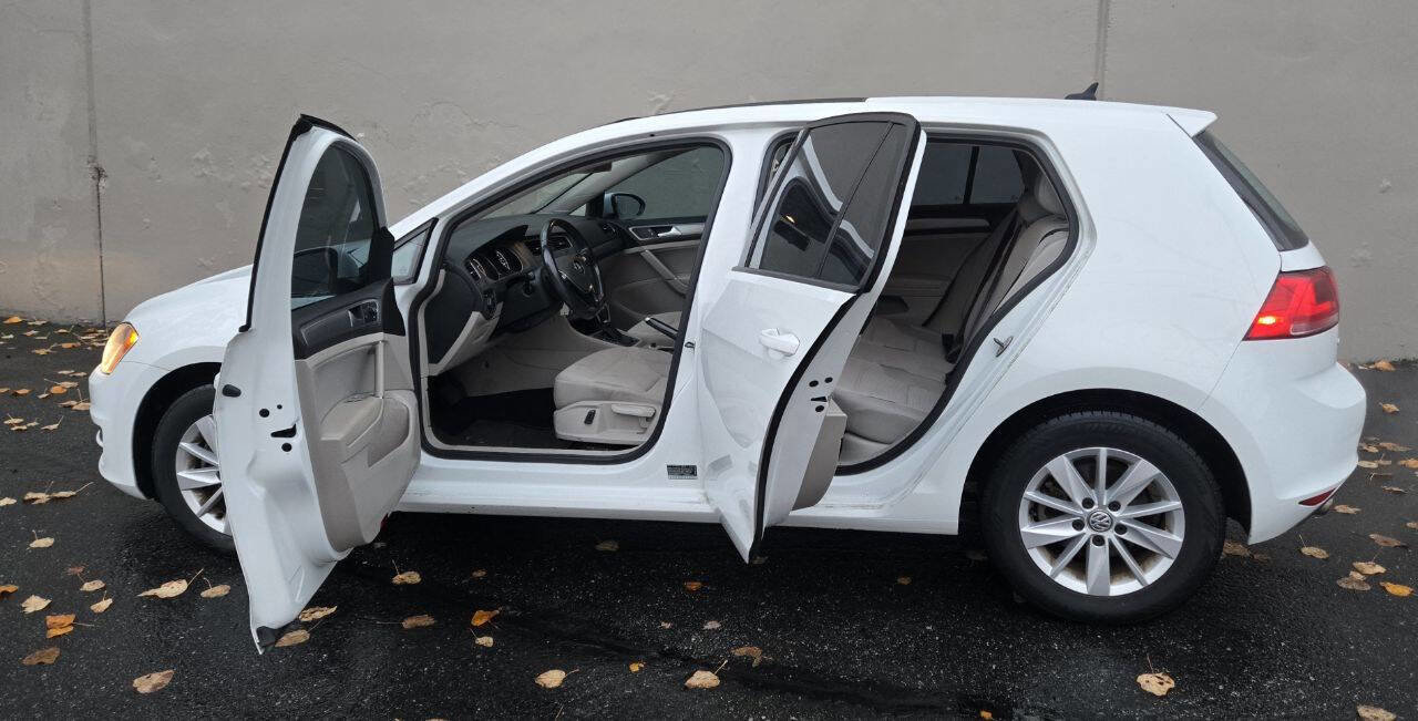 Used 2016 Volkswagen Golf S image 10