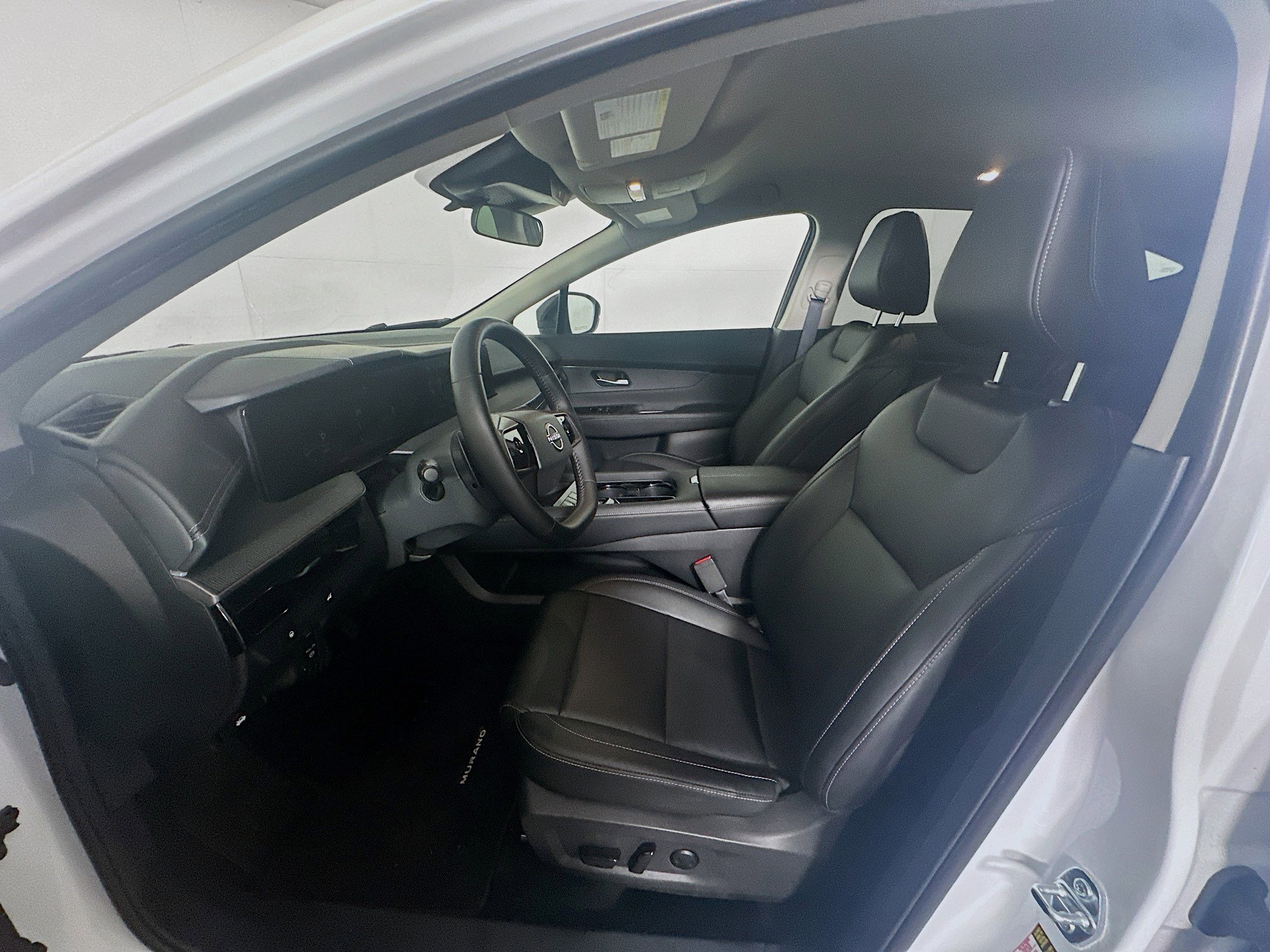 Used 2025 Nissan Murano SV FWD image 13