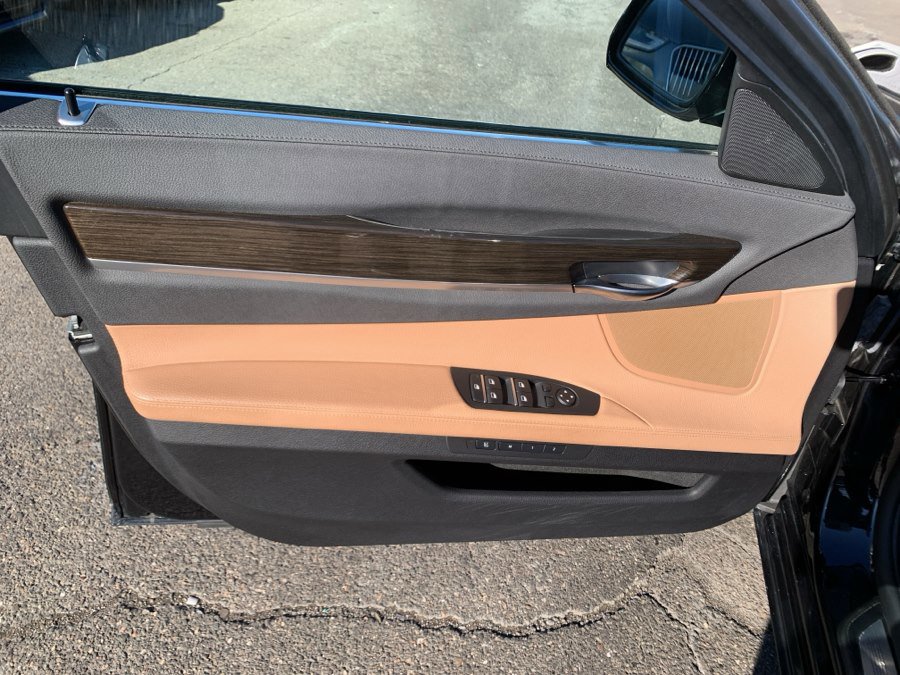 Used 2014 BMW 740i image 9