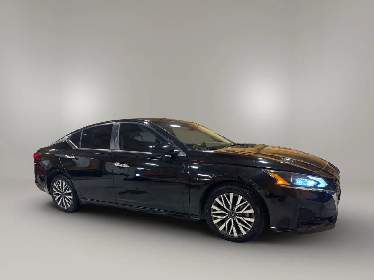 Used 2023 Nissan Altima 2.5 SV