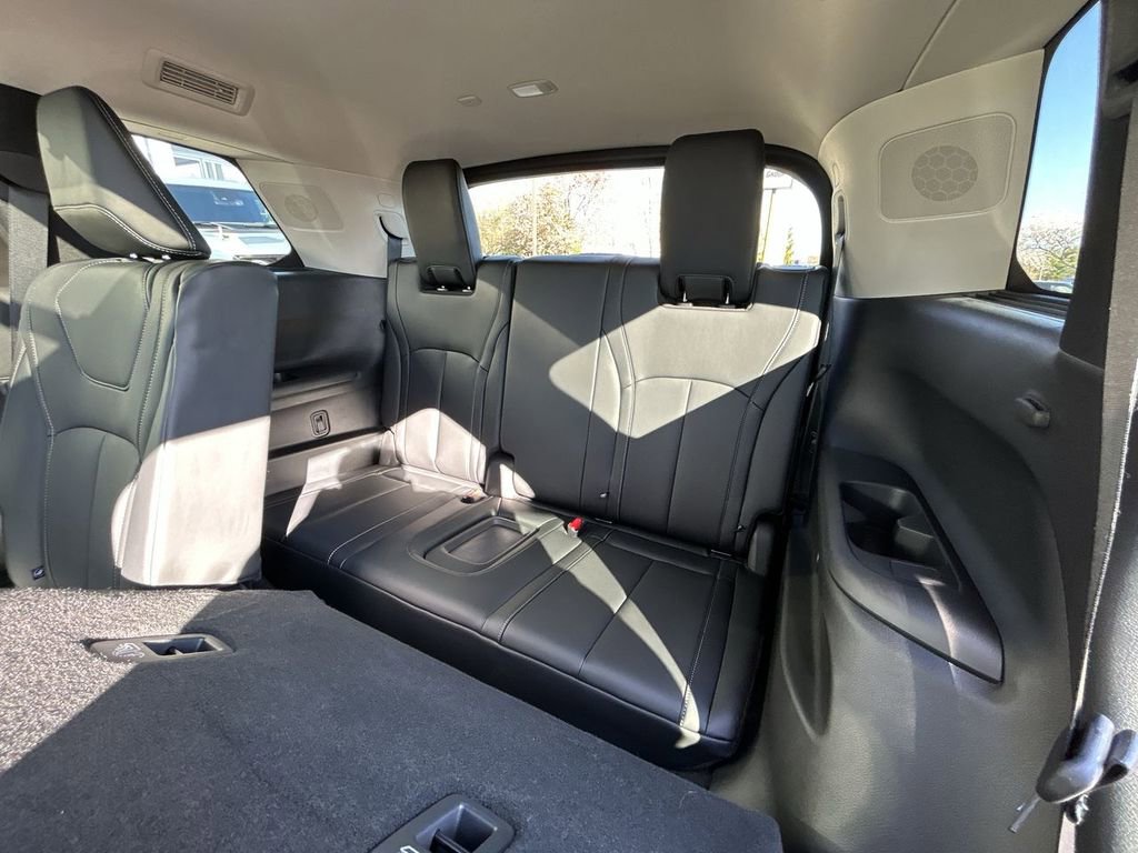 Certified 2026 INFINITI QX60 Luxe w/ Cargo Package AWD/4WD image 24