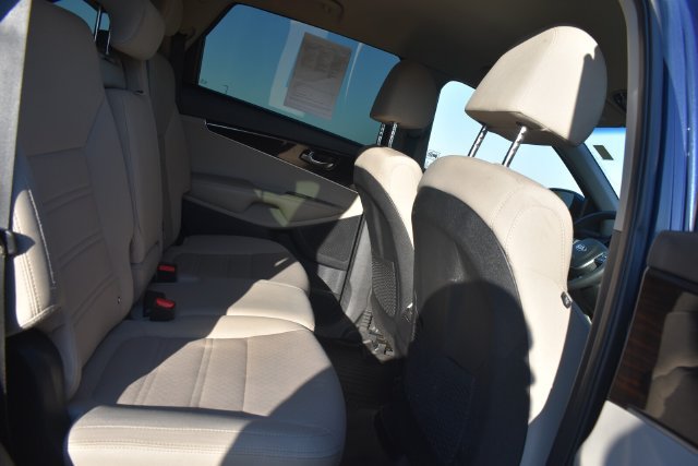 Used 2019 Kia Sorento FWD image 13