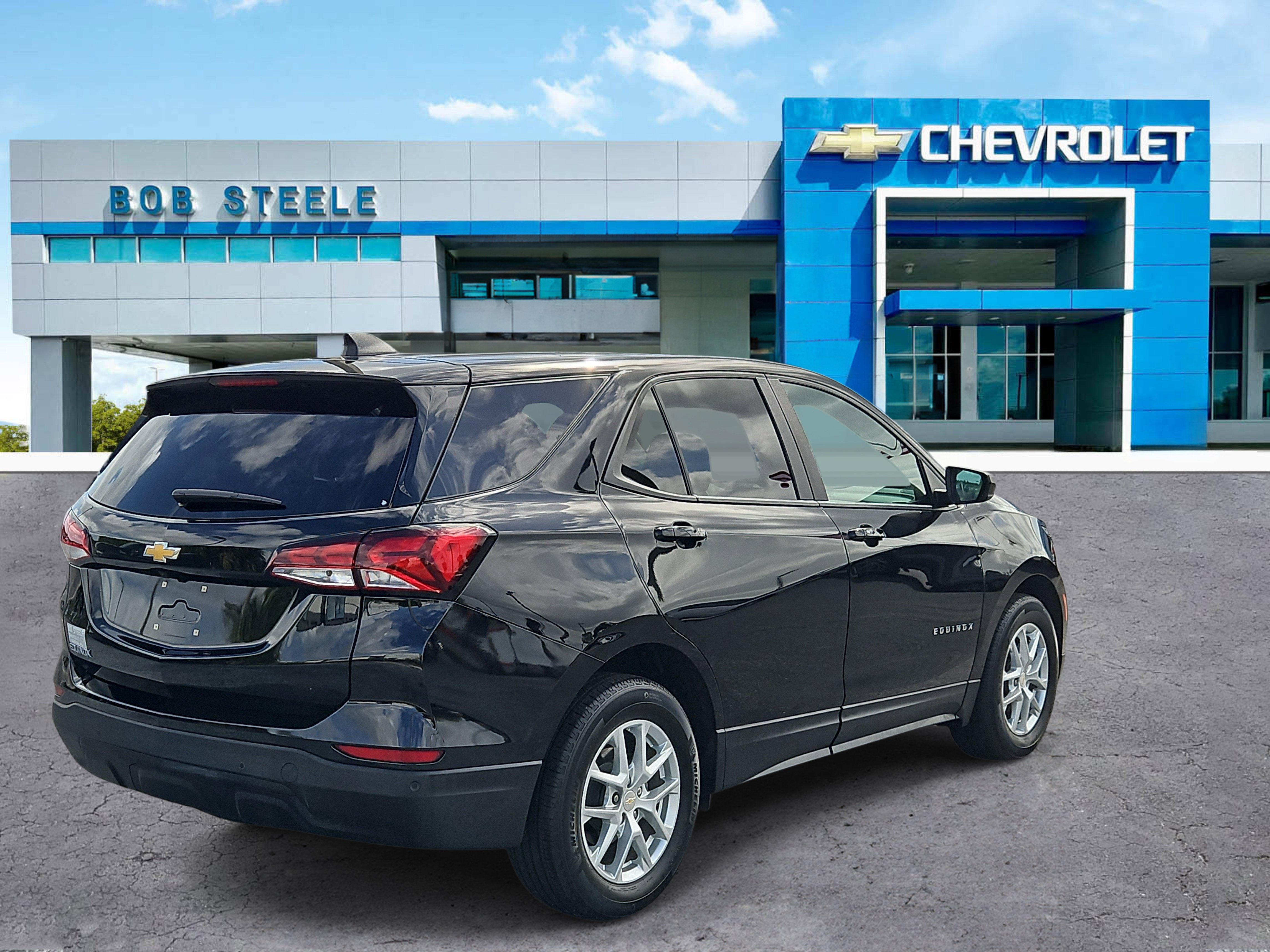 Used 2024 Chevrolet Equinox LS w/ LS Convenience Package FWD image 4
