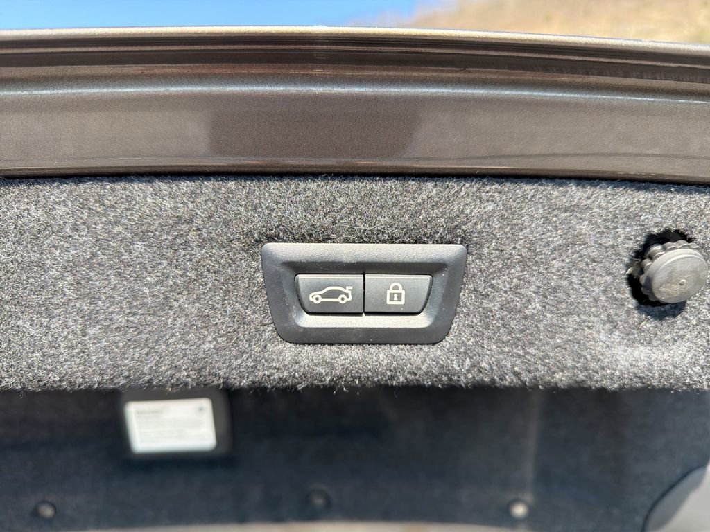 Used 2019 BMW 530i xDrive w/ Convenience Package image 38