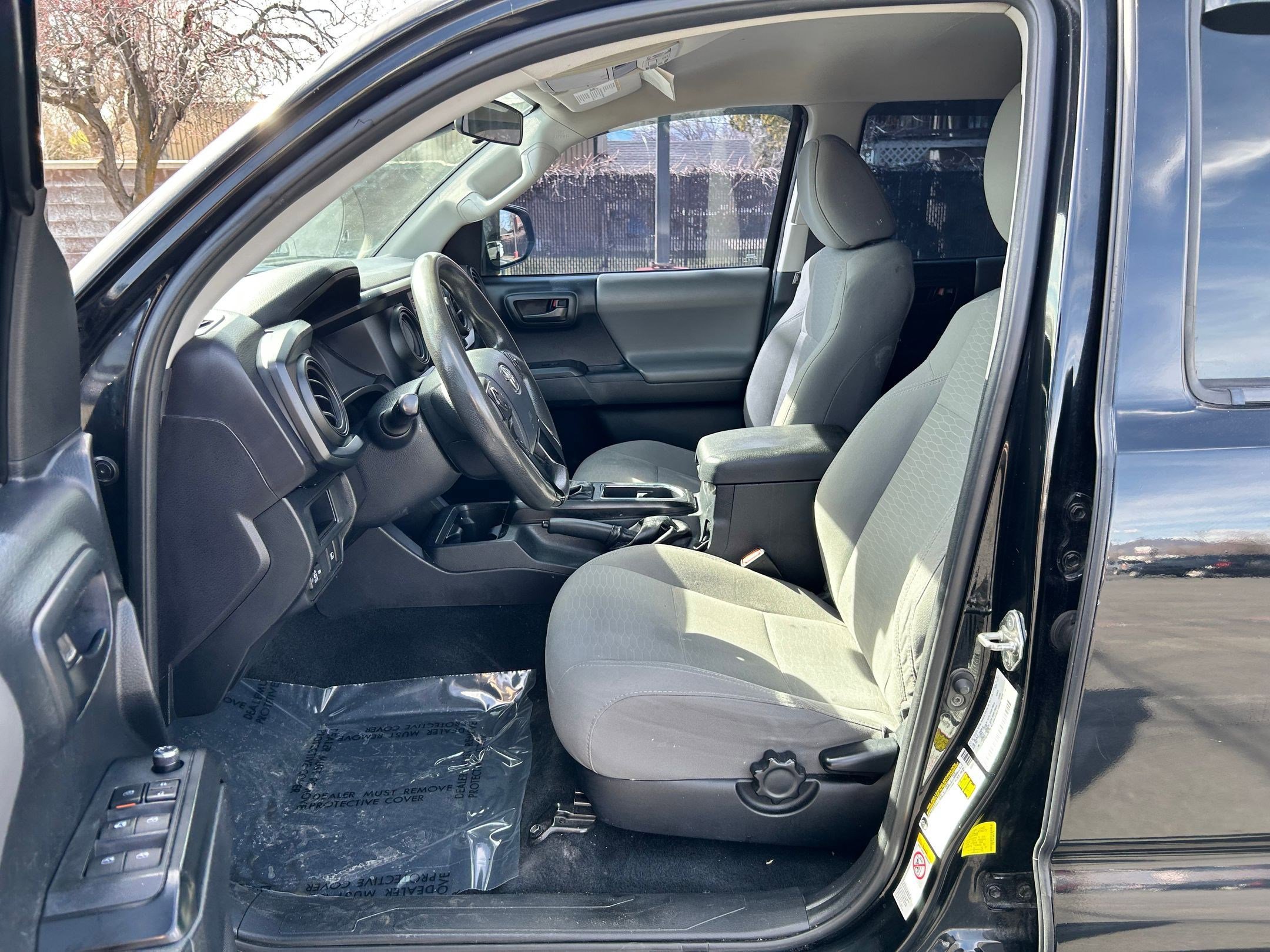 Used 2018 Toyota Tacoma SR image 11