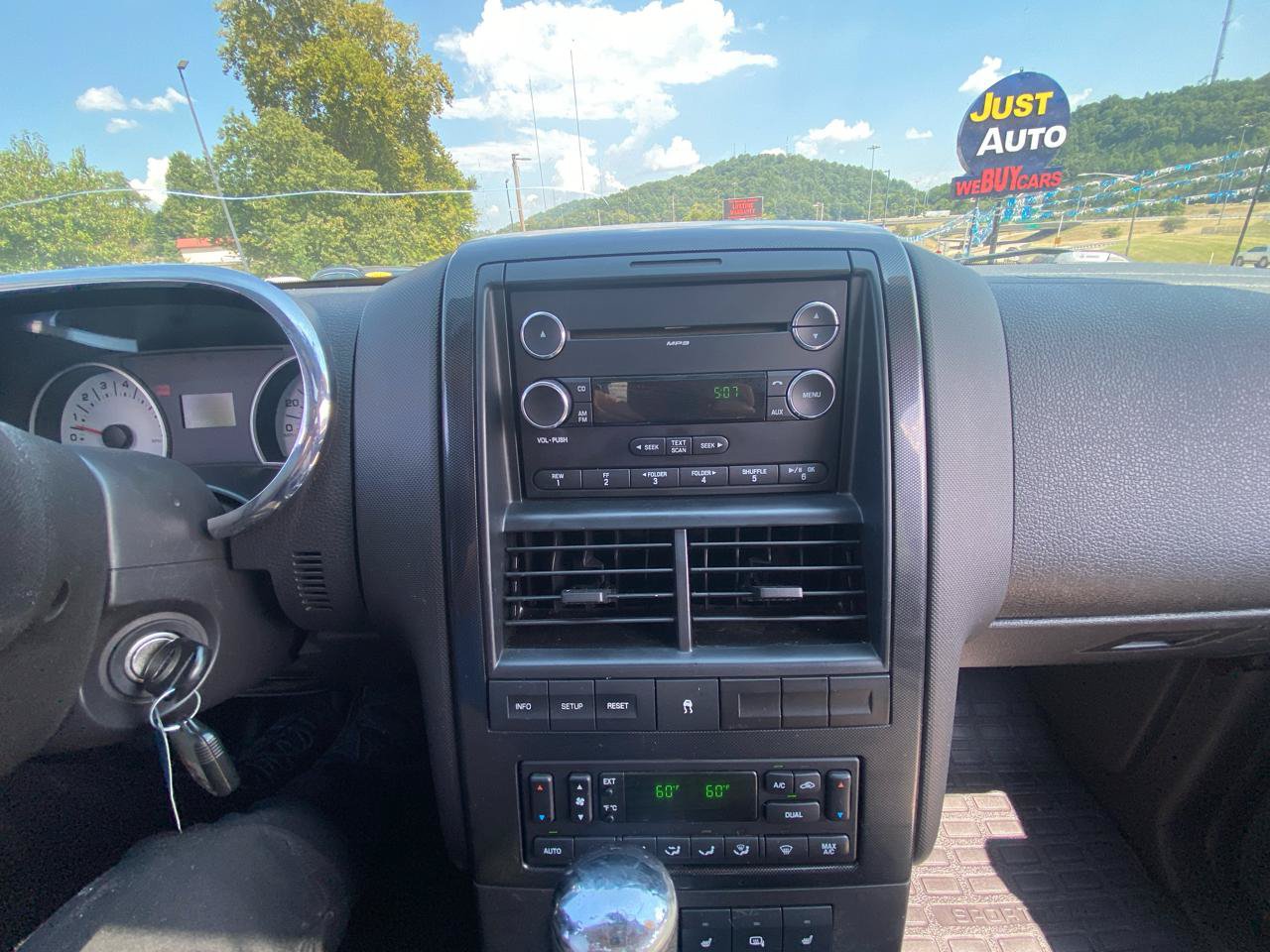 Used 2009 Ford Explorer Sport Trac Limited RWD image 17