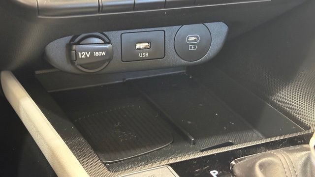 Used 2025 Hyundai Elantra Limited FWD image 38