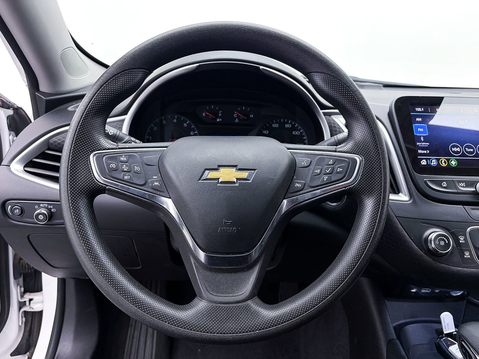 Used 2025 Chevrolet Malibu LS image 27