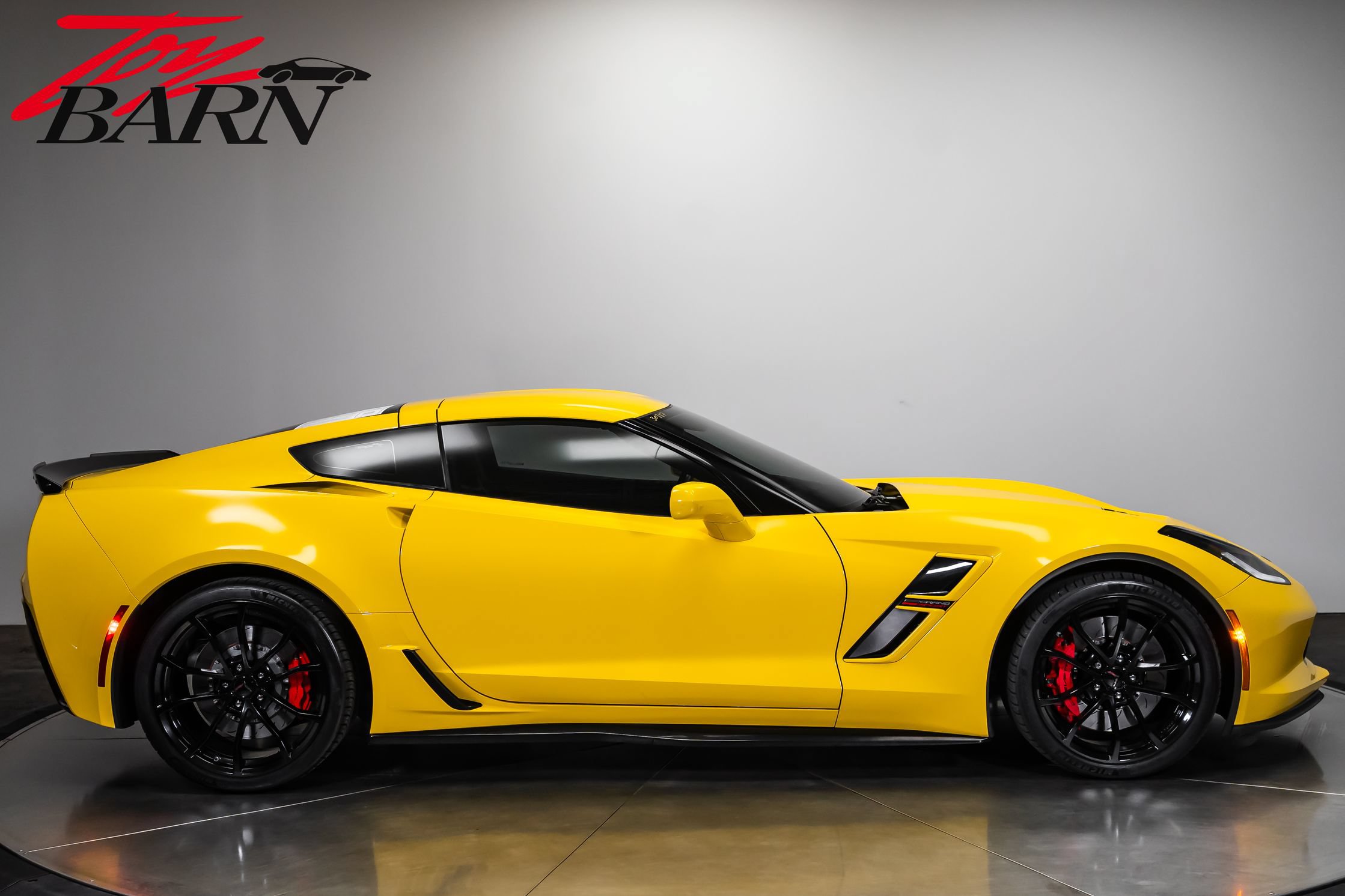 Used 2019 Chevrolet Corvette Grand Sport w/ Carbon Flash Badge Package RWD image 14