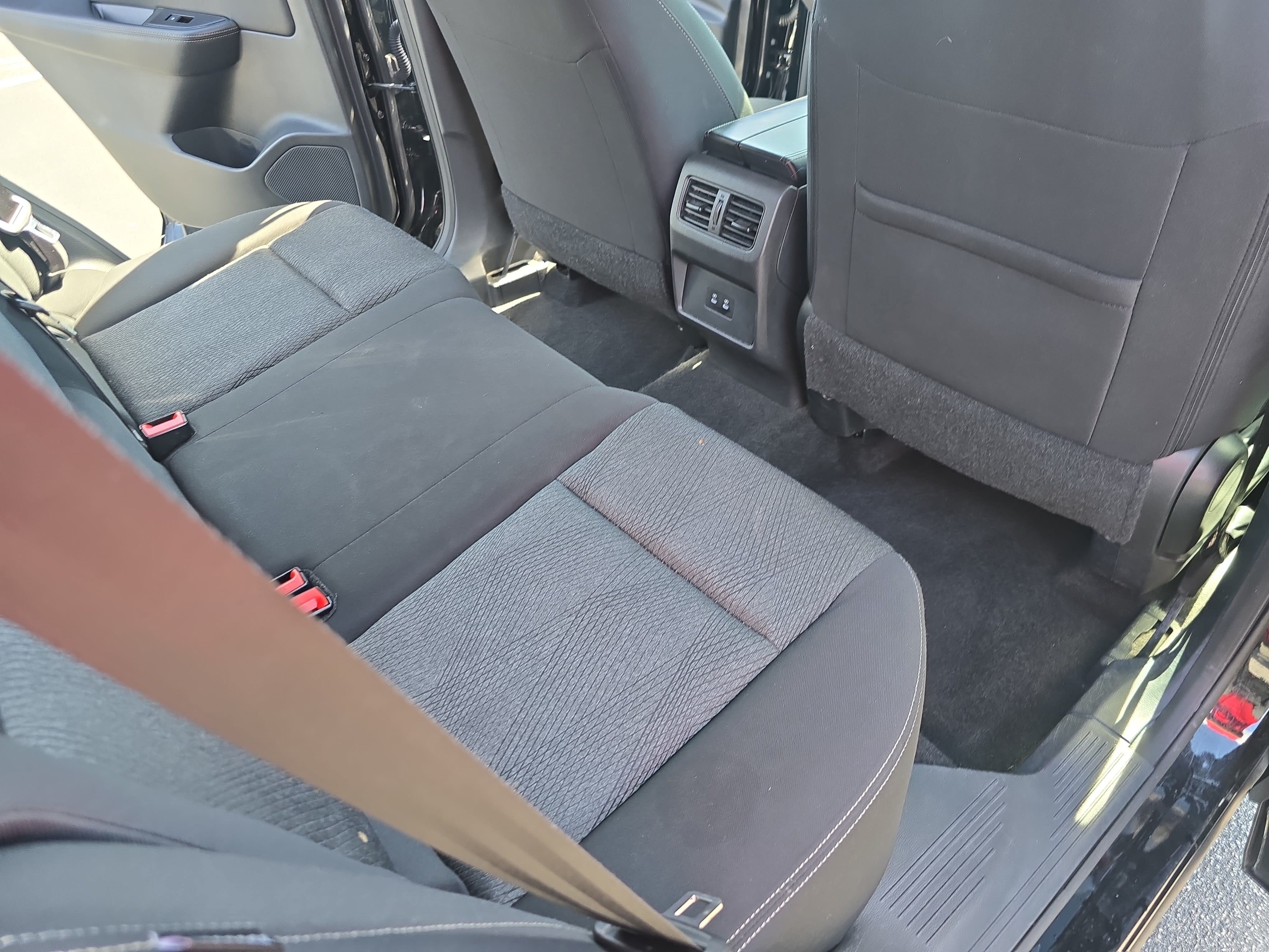 Used 2024 Nissan Rogue SV AWD/4WD image 11
