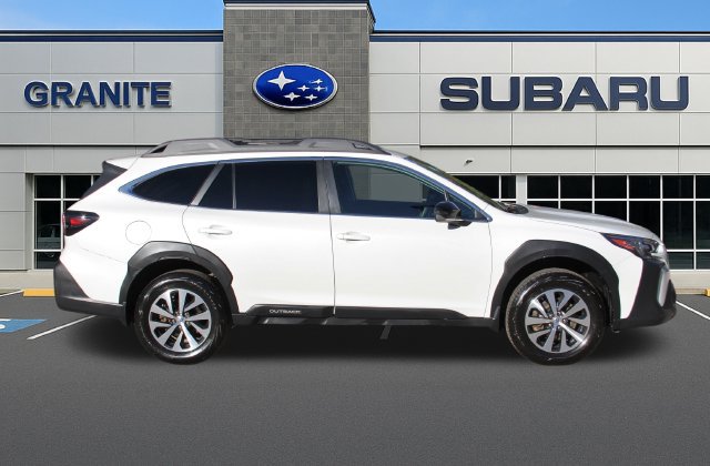 Used 2024 Subaru Outback Premium AWD/4WD image 12
