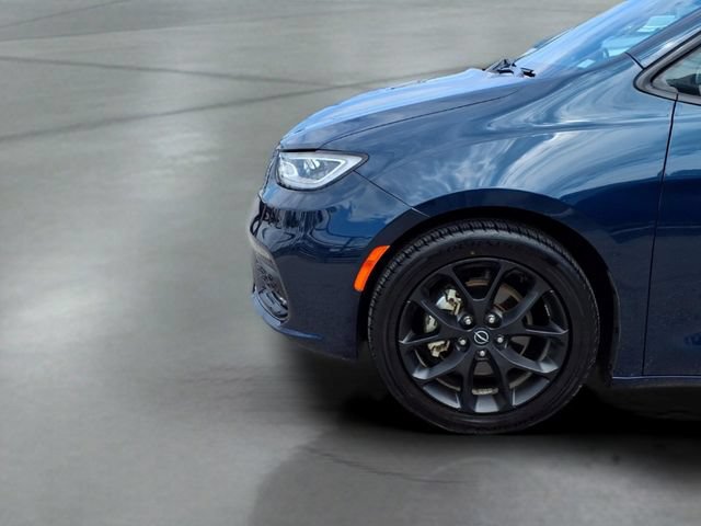 Used 2025 Chrysler Pacifica Limited FWD image 19