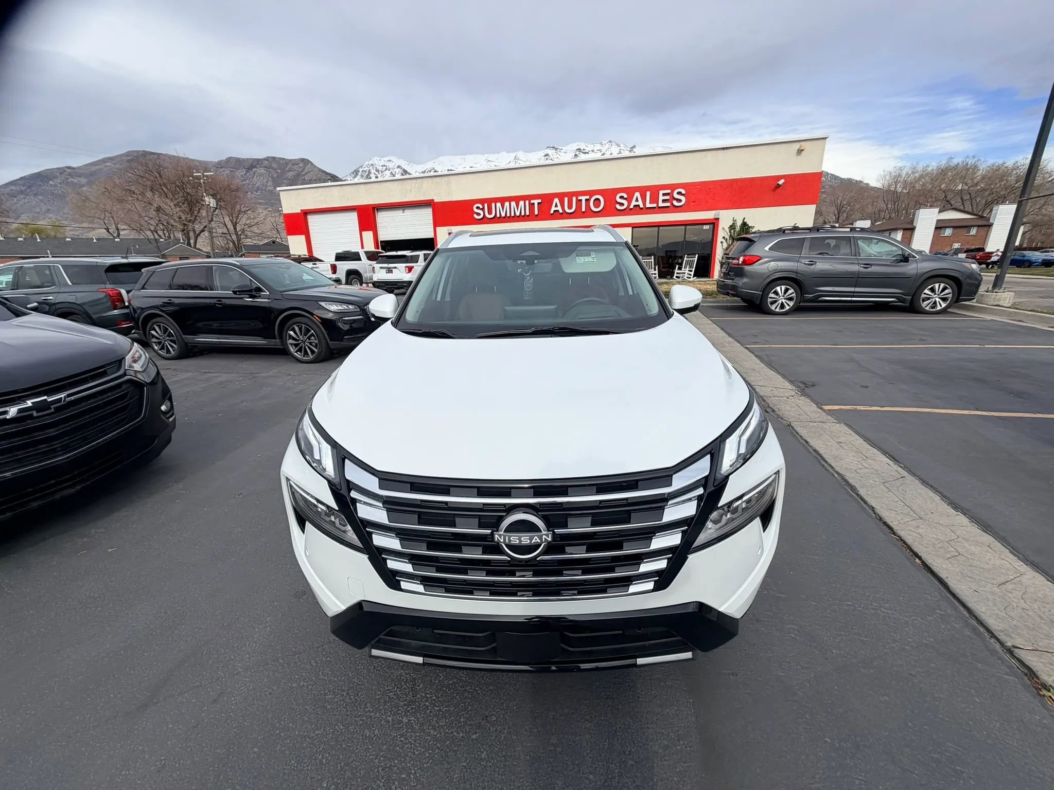 Used 2024 Nissan Rogue Platinum w/ Platinum Premium Package image 9