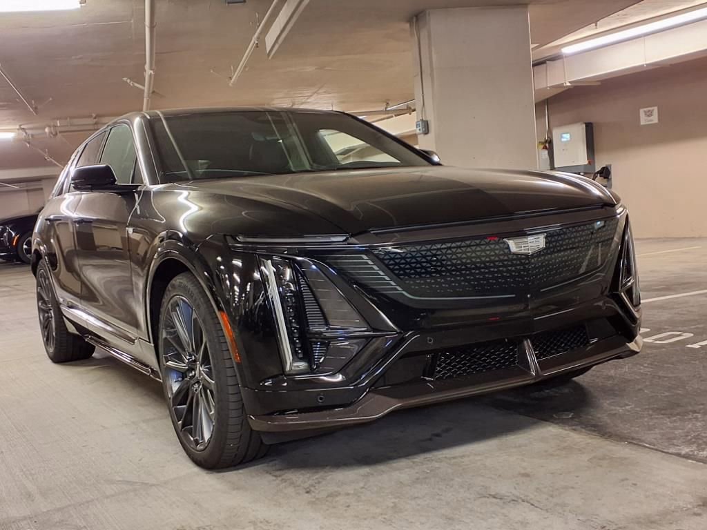 New 2026 Cadillac Lyriq V w/ Exterior Carbon Fiber Package AWD/4WD image 3
