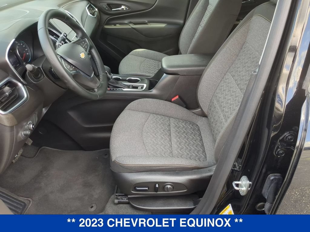 Used 2023 Chevrolet Equinox LT AWD/4WD image 16