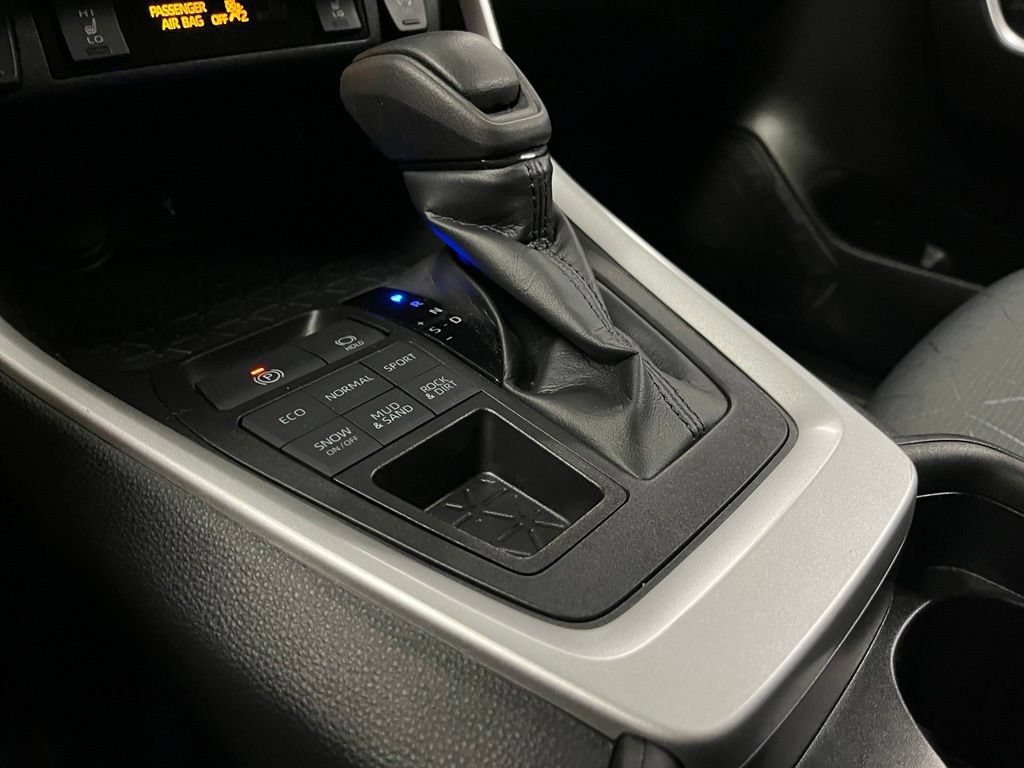 Used 2020 Toyota RAV4 XLE w/ Convenience Package AWD/4WD image 13