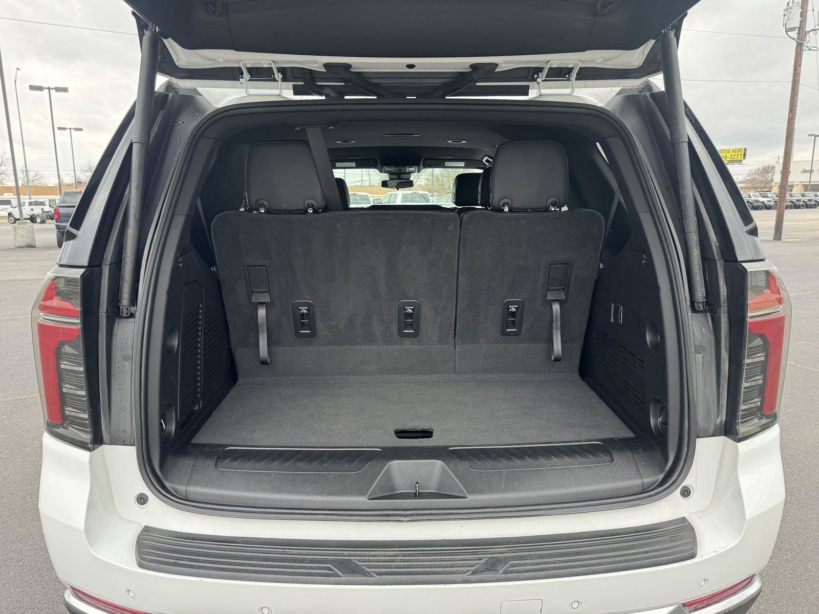 Used 2025 Chevrolet Tahoe LT AWD/4WD image 35