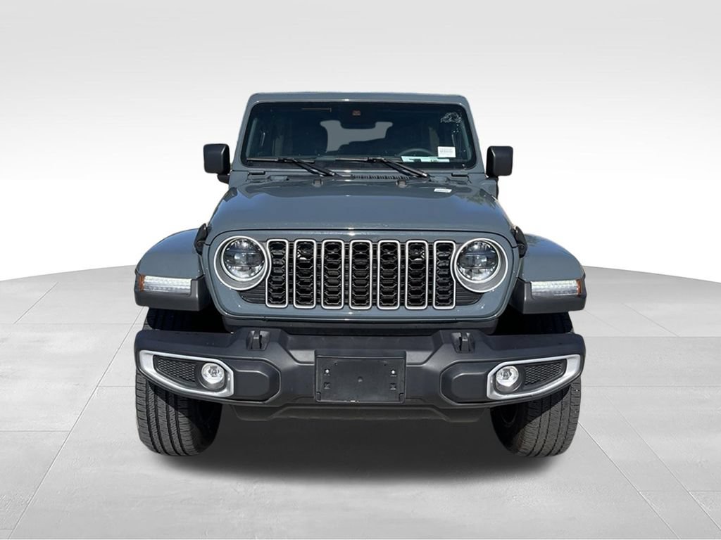 Used 2025 Jeep Wrangler Unlimited Sahara w/ Safety Group AWD/4WD image 4