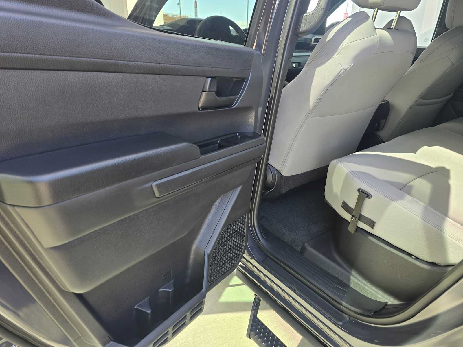 Used 2025 Toyota Tacoma SR5 AWD/4WD image 24