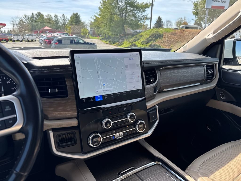 Used 2023 Ford Expedition Max Limited image 17