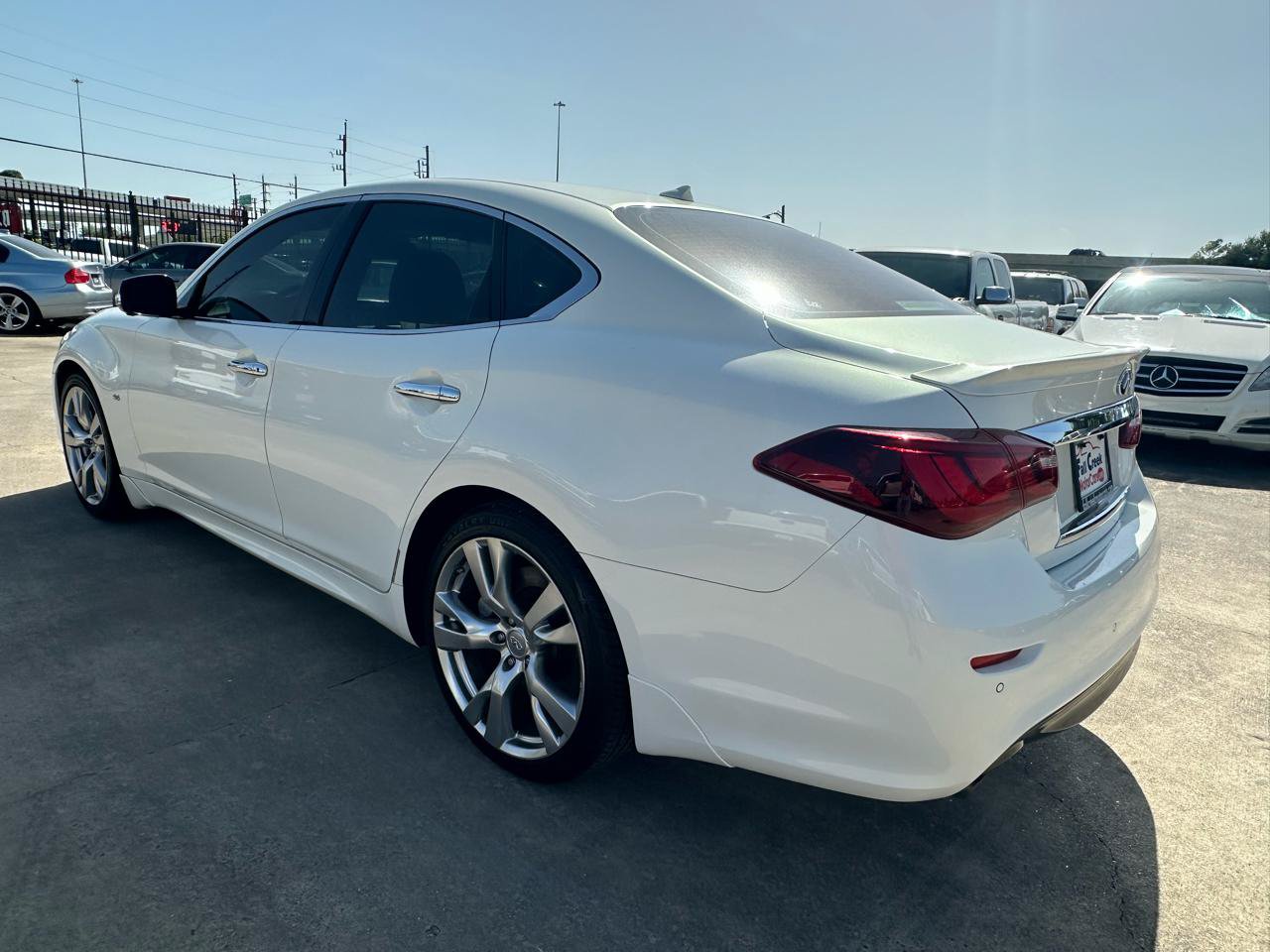 Used 2015 INFINITI Q70 5.6 w/ Sport Package RWD image 5