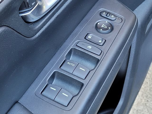 Used 2023 Honda CR-V LX image 17