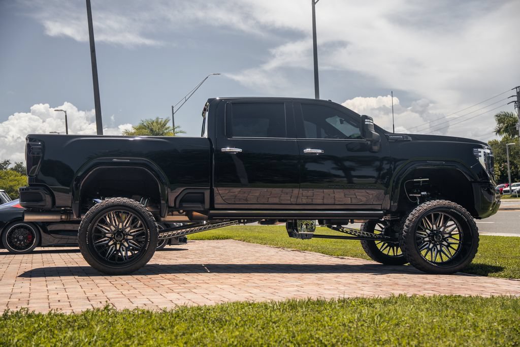 Used 2024 GMC Sierra 3500 Denali Ultimate AWD/4WD image 6