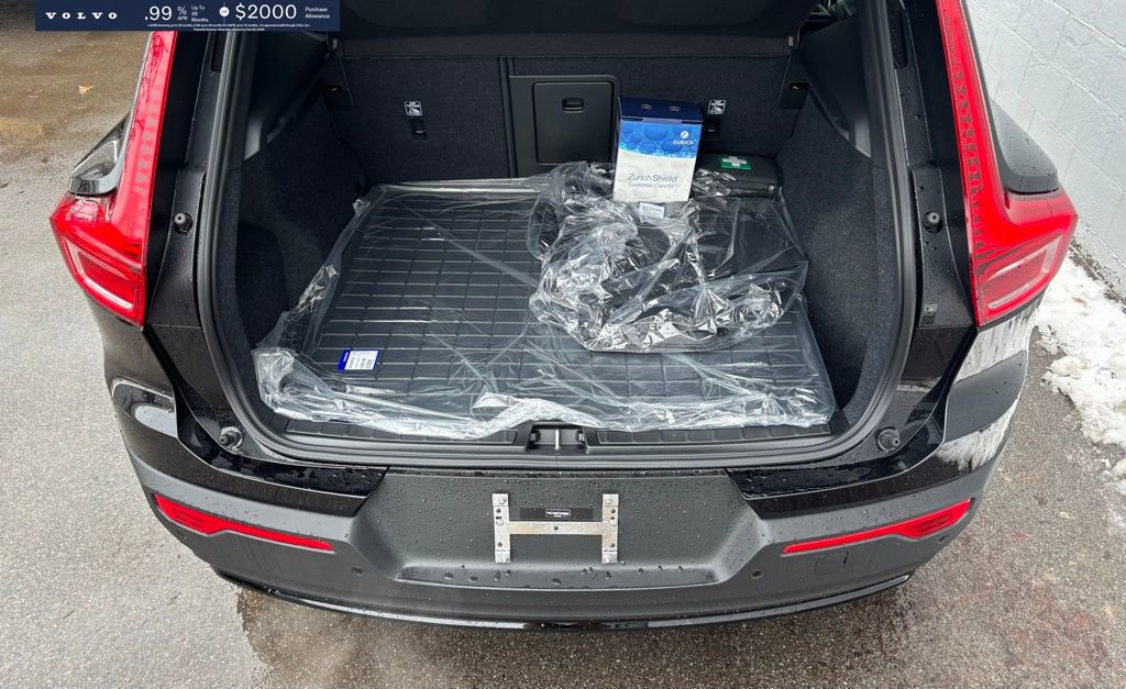 New 2026 Volvo XC40 B5 Core w/ Protection Package Premier image 17