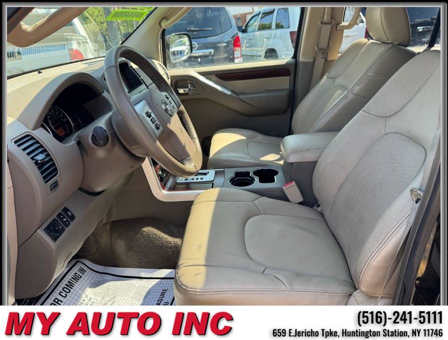 Used 2011 Nissan Pathfinder LE w/ Navigation Pkg image 26