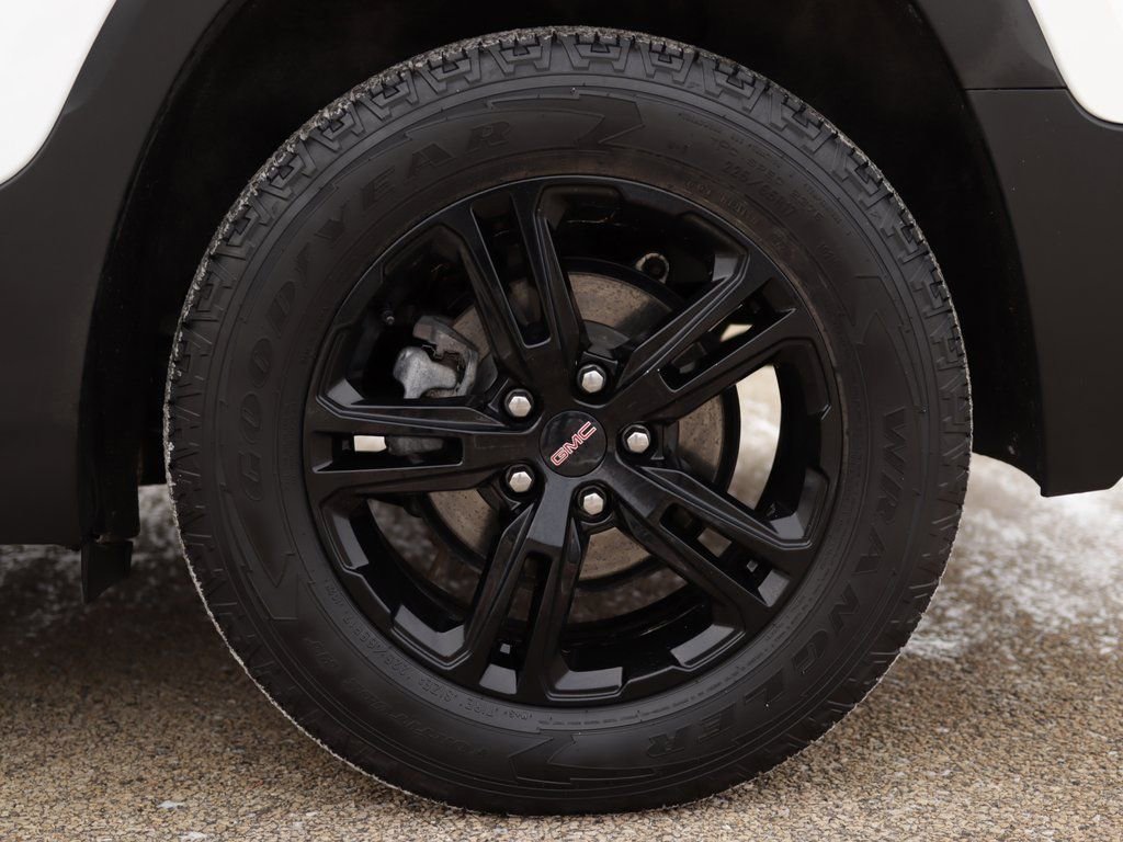 Used 2022 GMC Terrain AT4 w/ GMC Pro Grade Package image 40