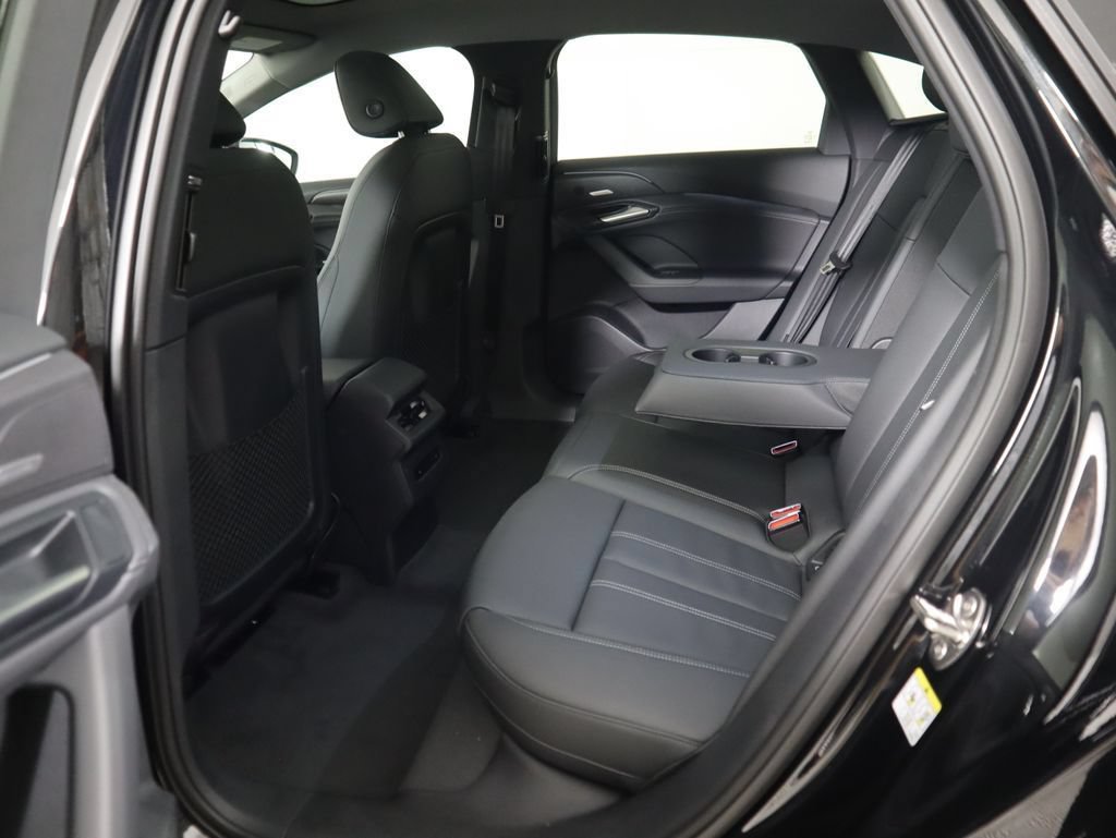 New 2025 Audi A6 e-tron Premium Plus RWD image 23