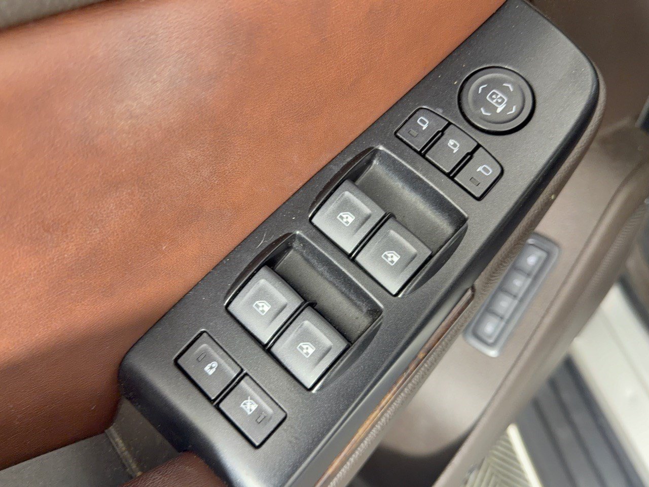 Used 2019 Chevrolet Tahoe Premier RWD image 15
