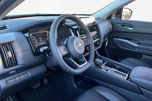 New 2026 Nissan Pathfinder SL image 10