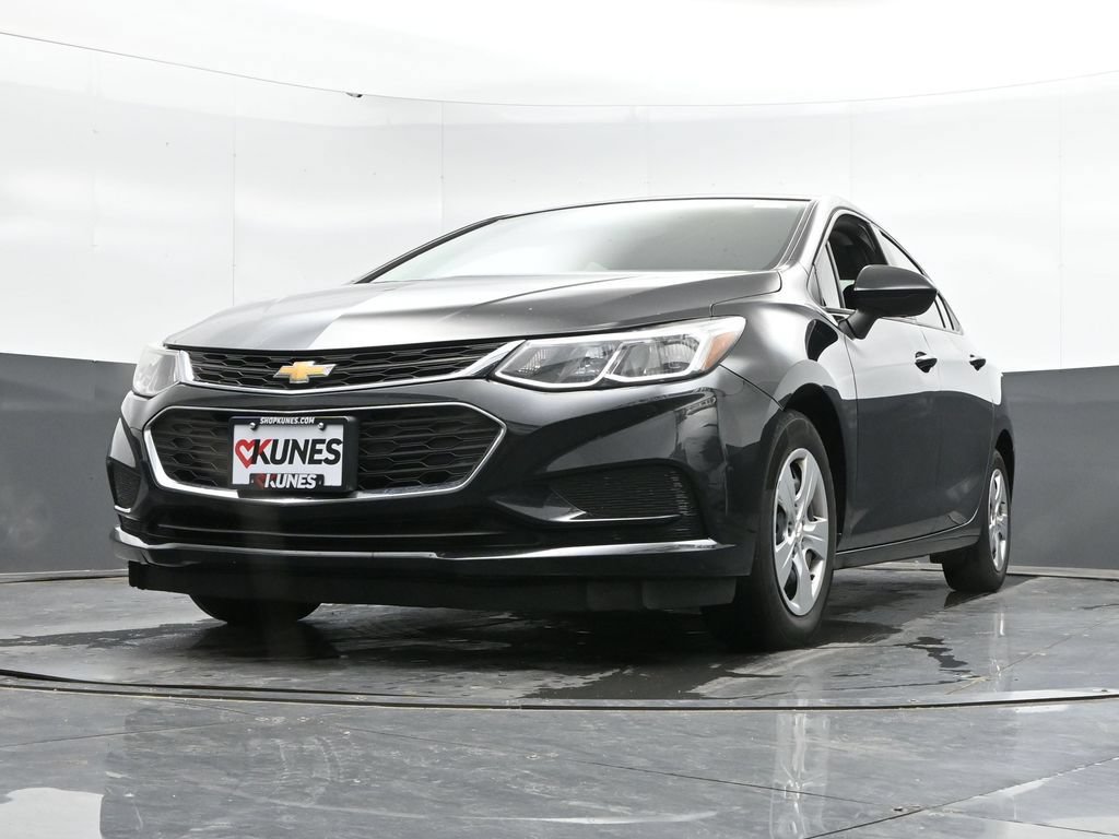Used 2017 Chevrolet Cruze LS FWD image 42