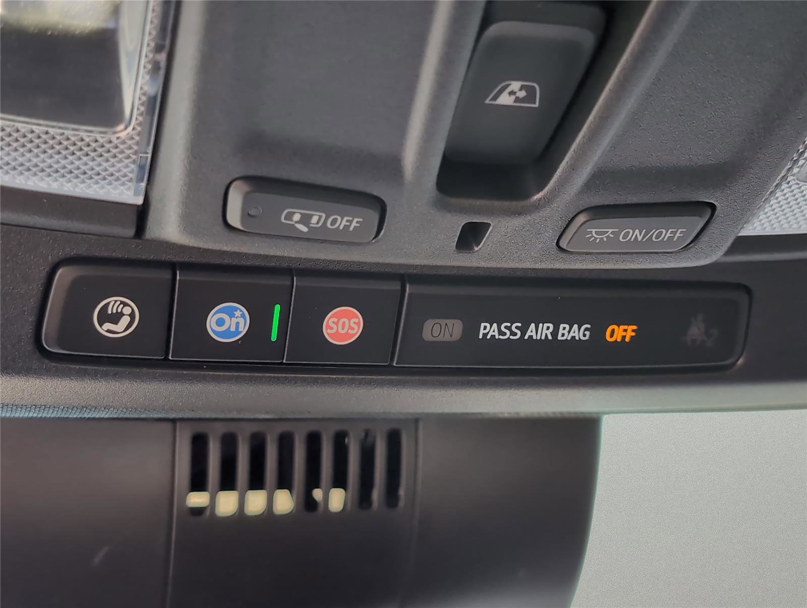 Used 2022 Chevrolet Silverado 1500 ZR2 image 13