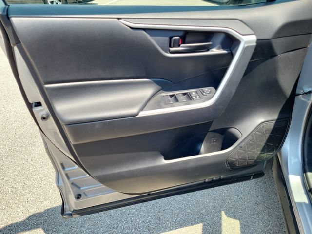 Used 2025 Toyota RAV4 LE FWD image 17