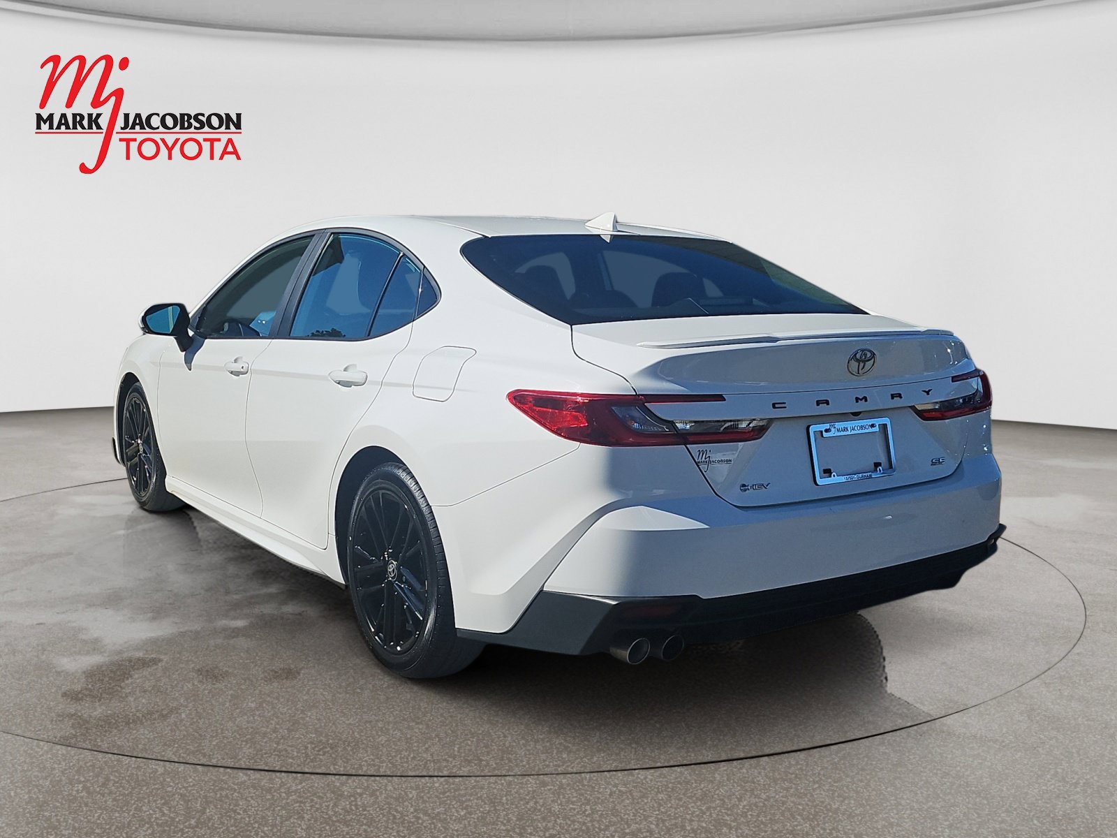 Used 2025 Toyota Camry SE FWD image 14